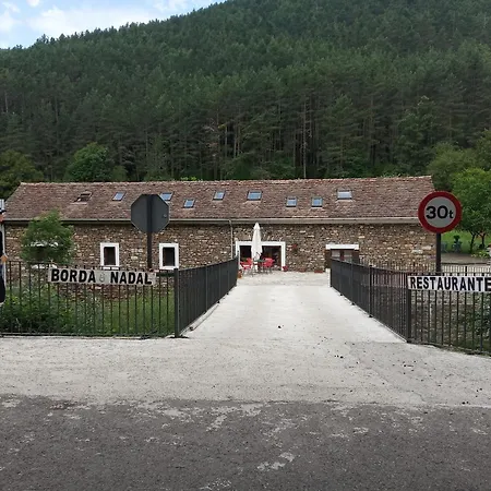 Hostel Albergue Borda Nadal